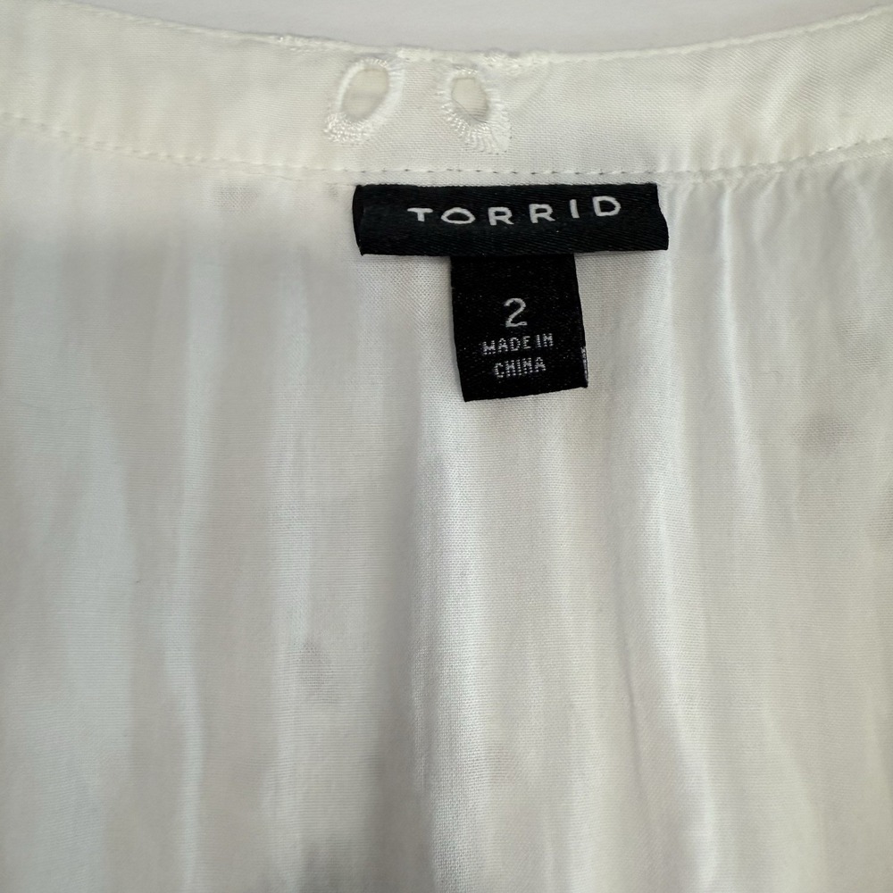 Torrid White Babydoll Eyelet Challis Top Size 2X - Picture 11 of 11